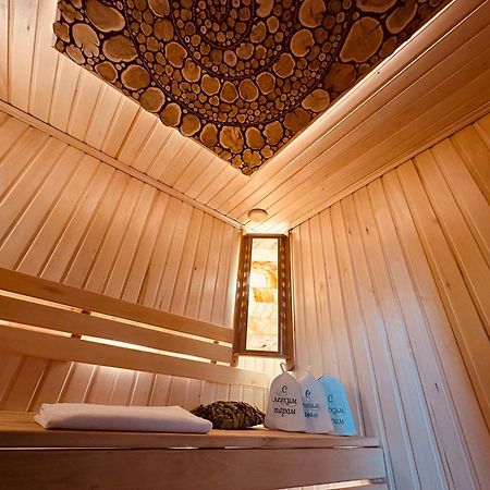 Lion Hotel Asztana Kültér fotó
