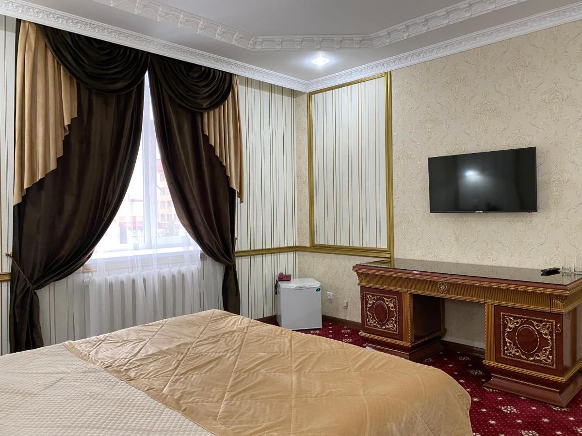 Lion Hotel Asztana Kültér fotó