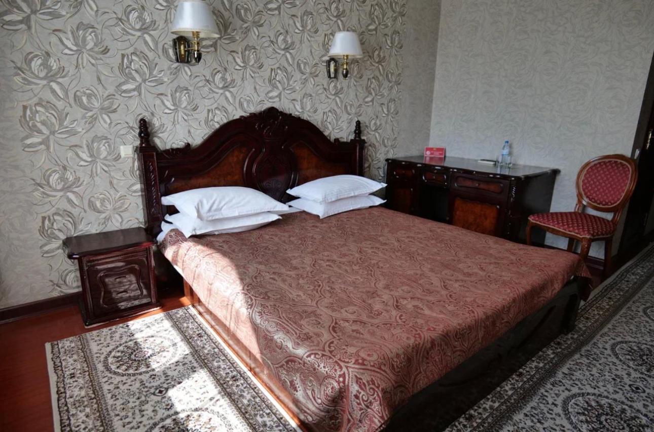 Lion Hotel Asztana Kültér fotó