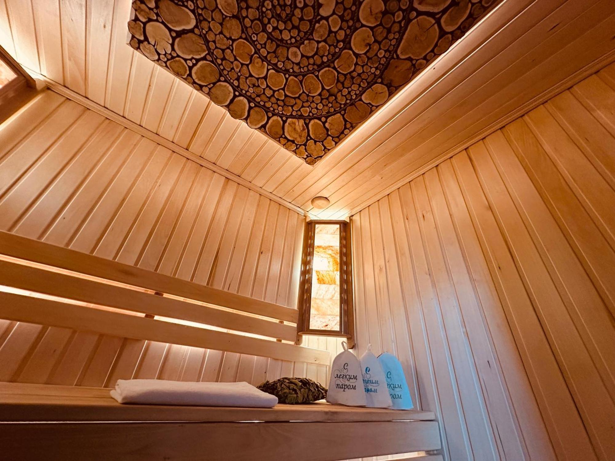 Lion Hotel Asztana Kültér fotó