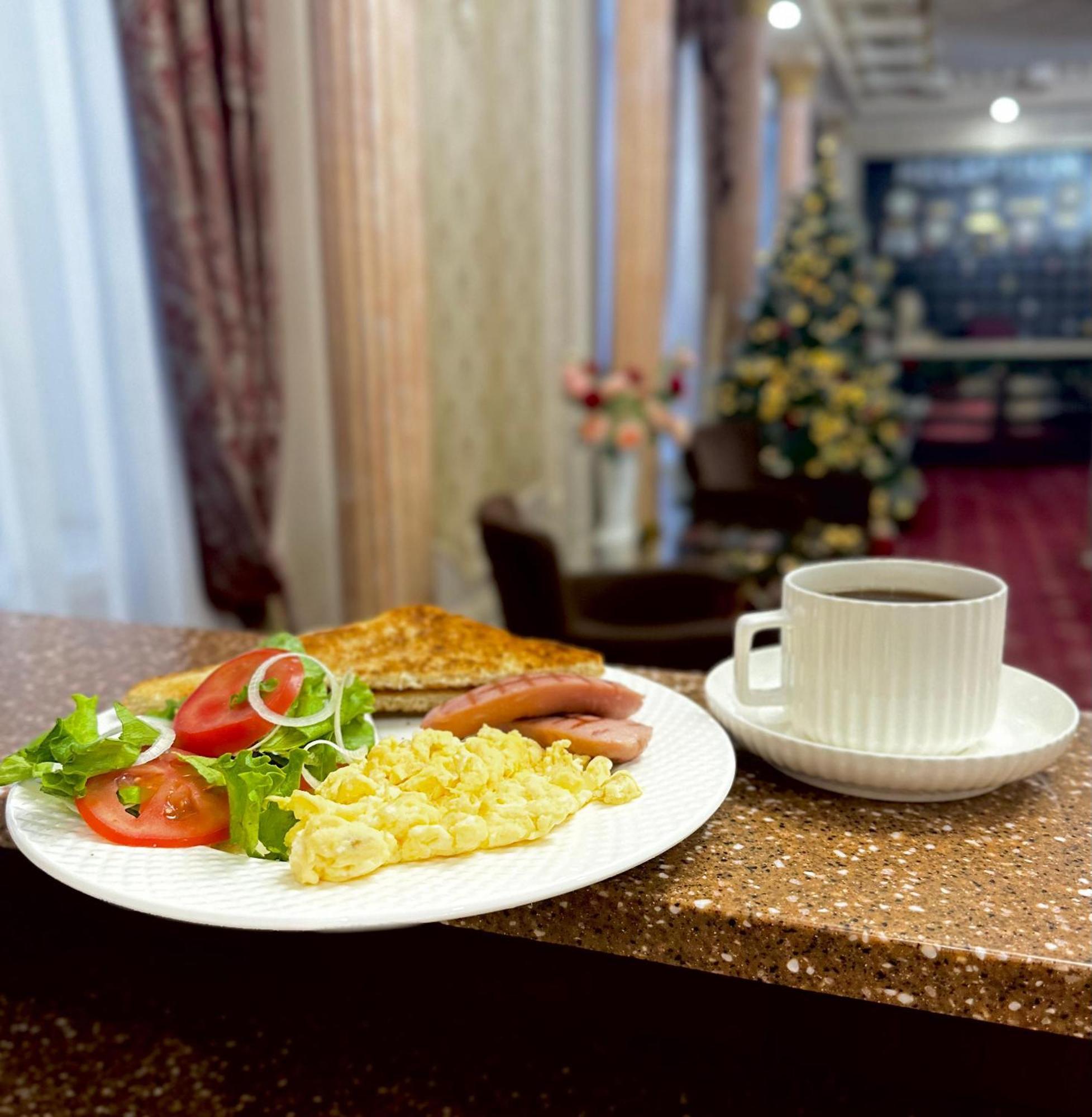 Lion Hotel Asztana Kültér fotó