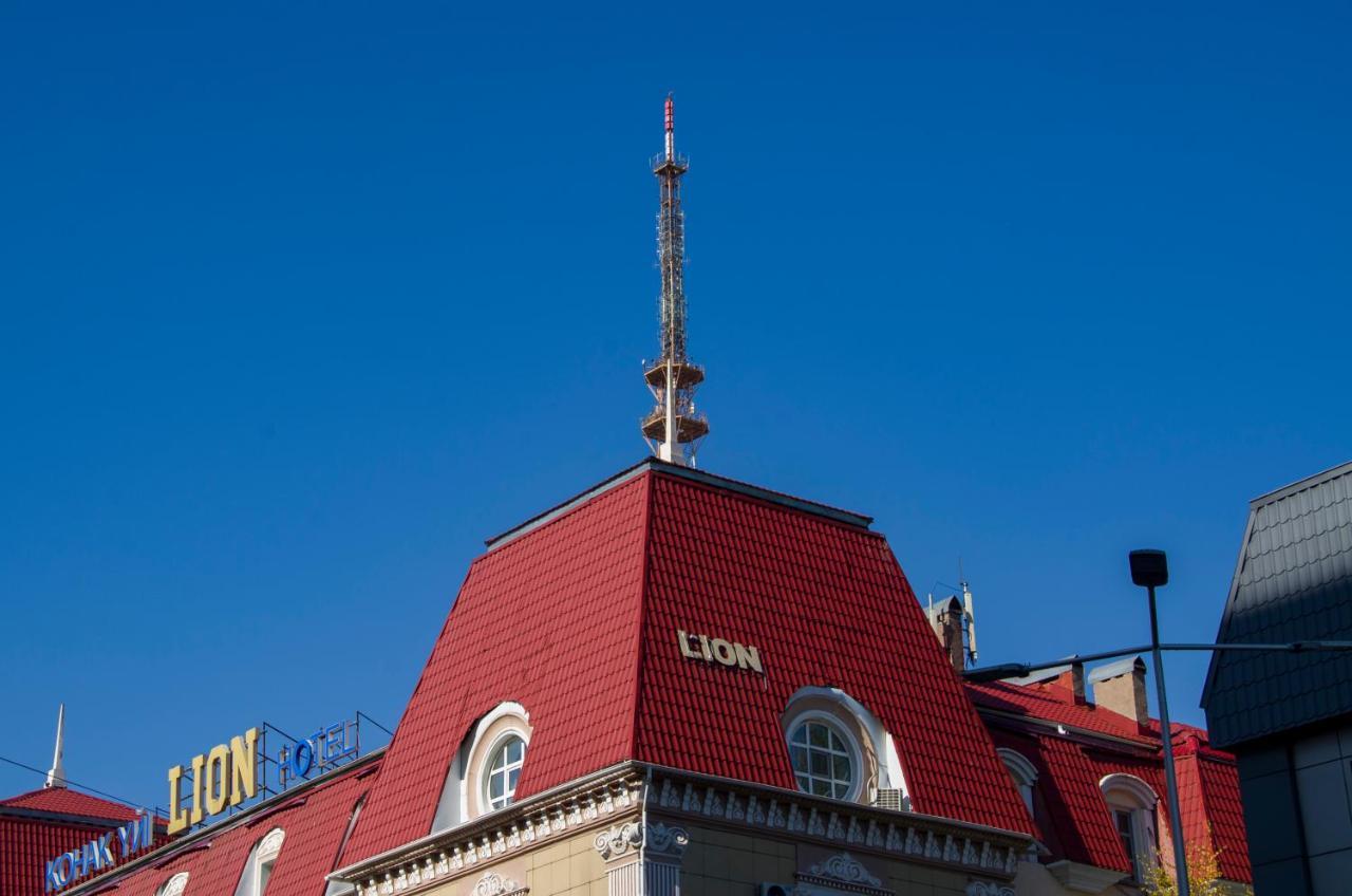 Lion Hotel Asztana Kültér fotó